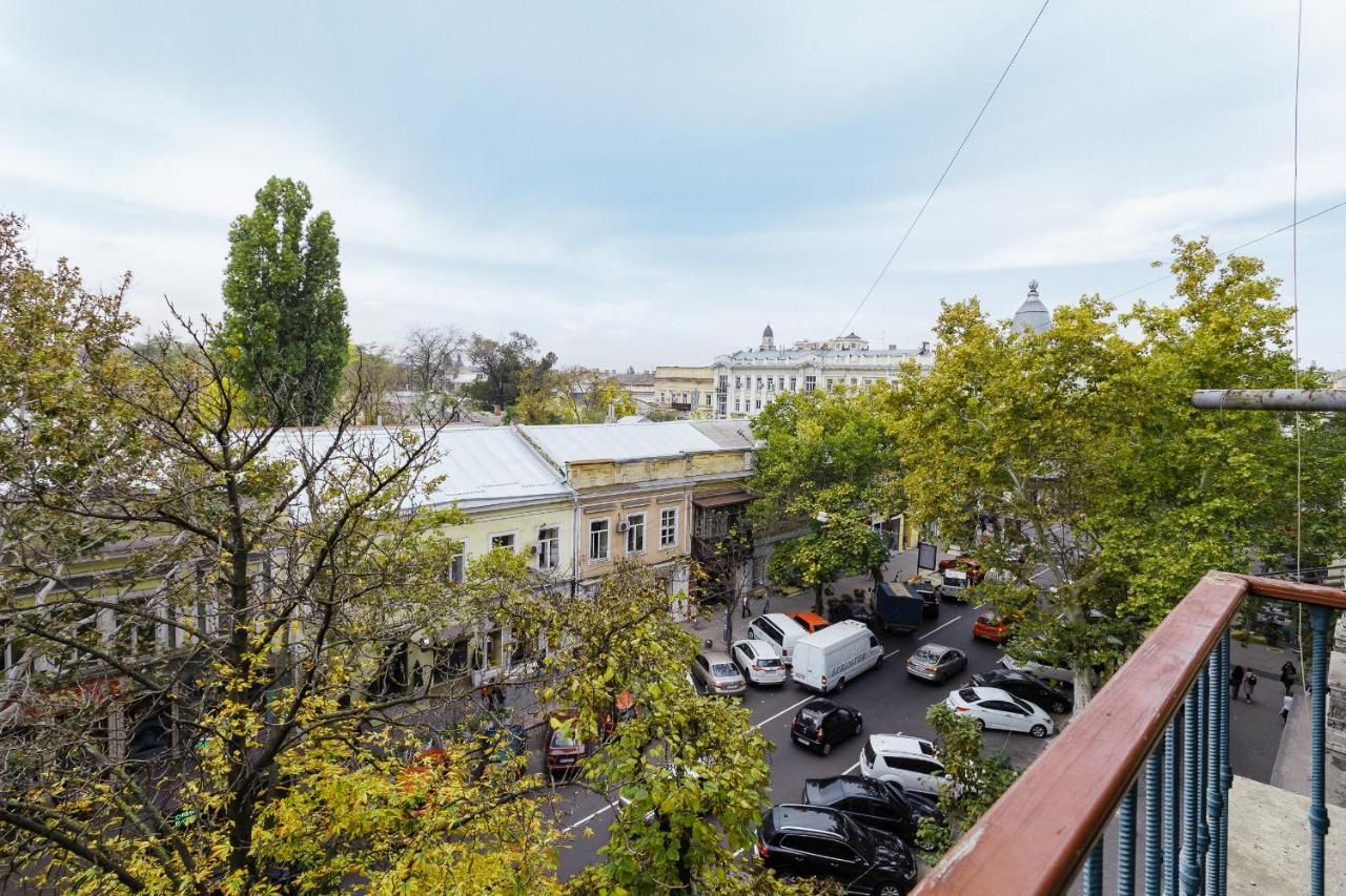 2 Bedroom On Deribasovskaya Str. Odesa Exterior photo